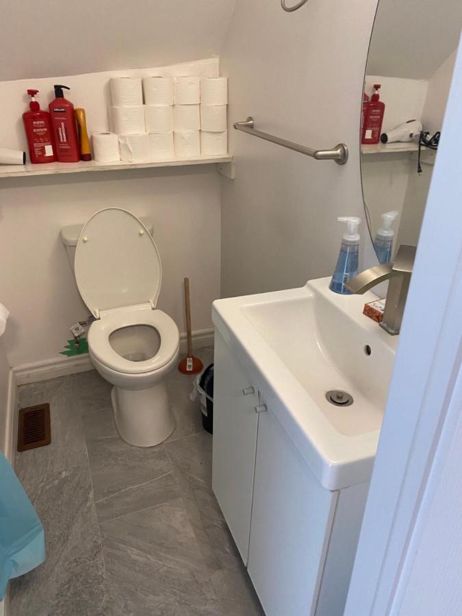 Quad Room With Private Bathroom 536A-Two Bedrooms 多伦多 外观 照片
