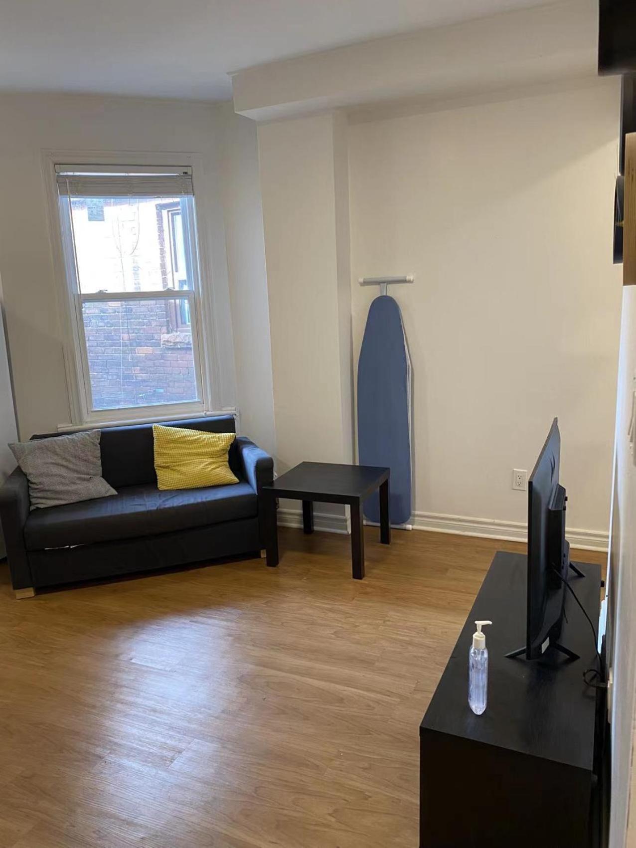 Quad Room With Private Bathroom 536A-Two Bedrooms 多伦多 外观 照片